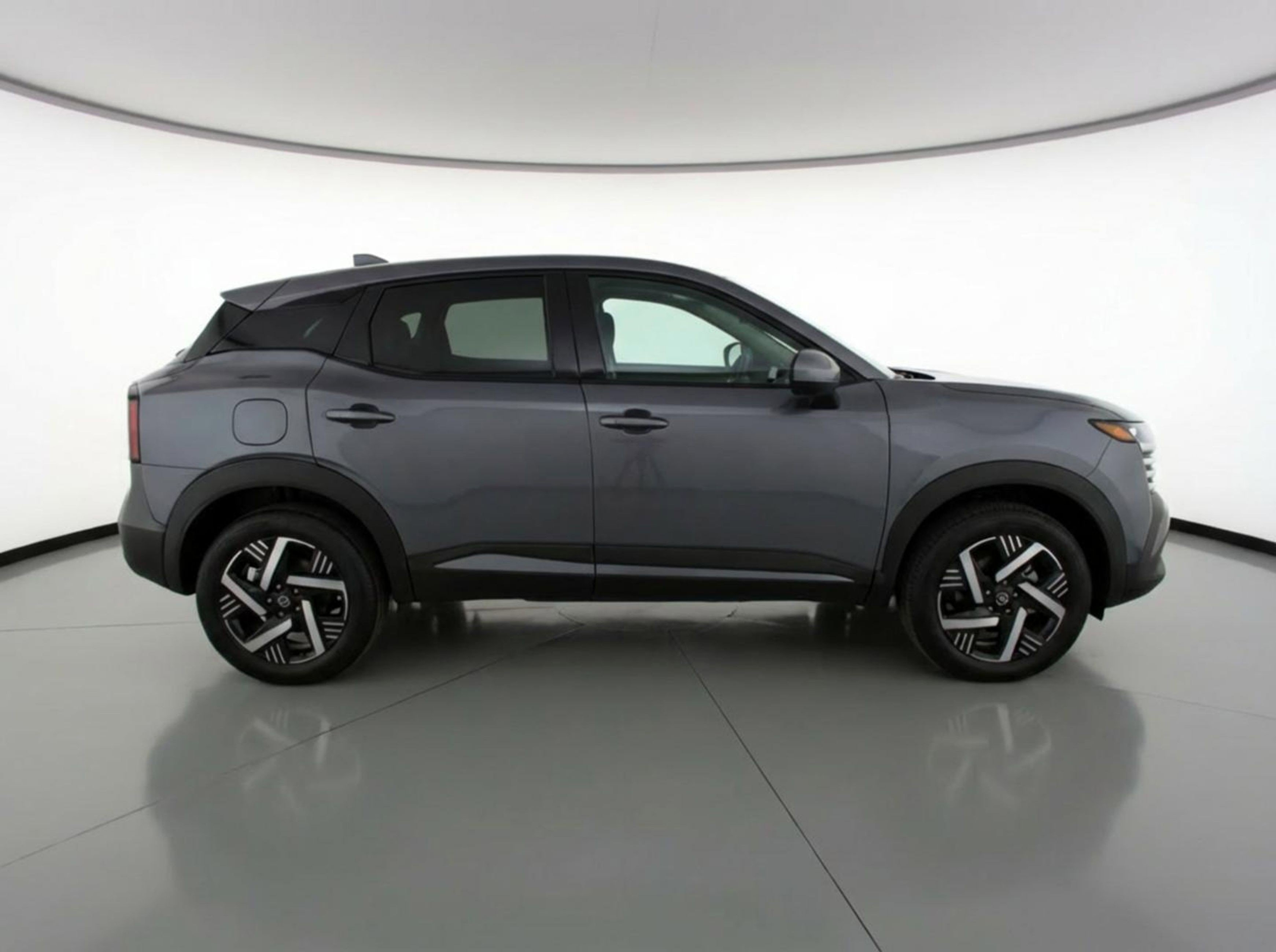 Used 2025 Nissan Kicks SV image 11