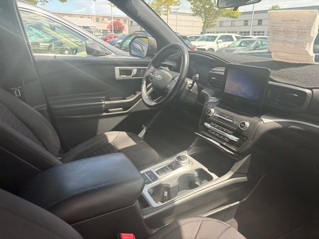 Used 2020 Ford Explorer XLT w/ Comfort Package RWD image 12