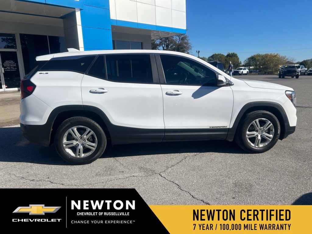 Used 2024 GMC Terrain SLE FWD image 15