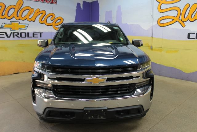 Used 2019 Chevrolet Silverado 1500 LT w/ Convenience Package AWD/4WD image 3