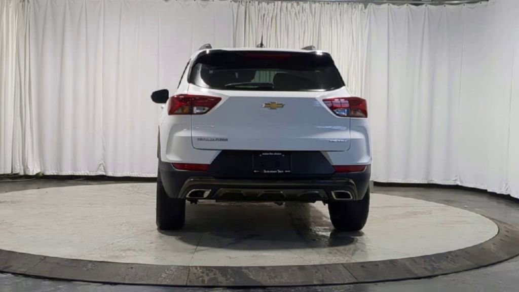 Used 2023 Chevrolet TrailBlazer ACTIV image 9