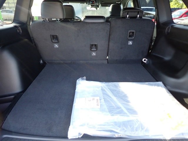 New 2025 Jeep Grand Cherokee Altitude image 4