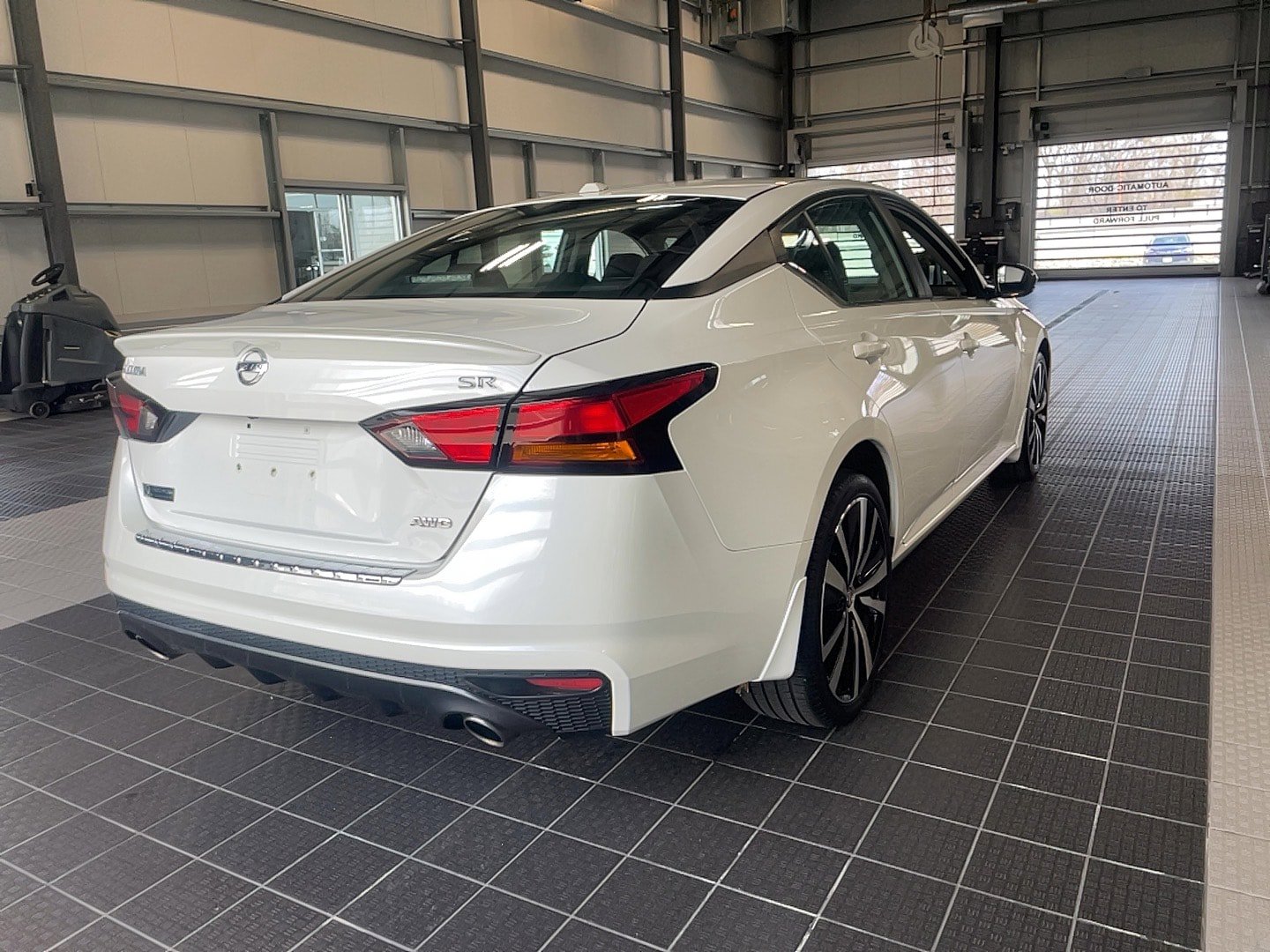 Used 2019 Nissan Altima 2.5 SR w/ SR Premium Package AWD/4WD image 16