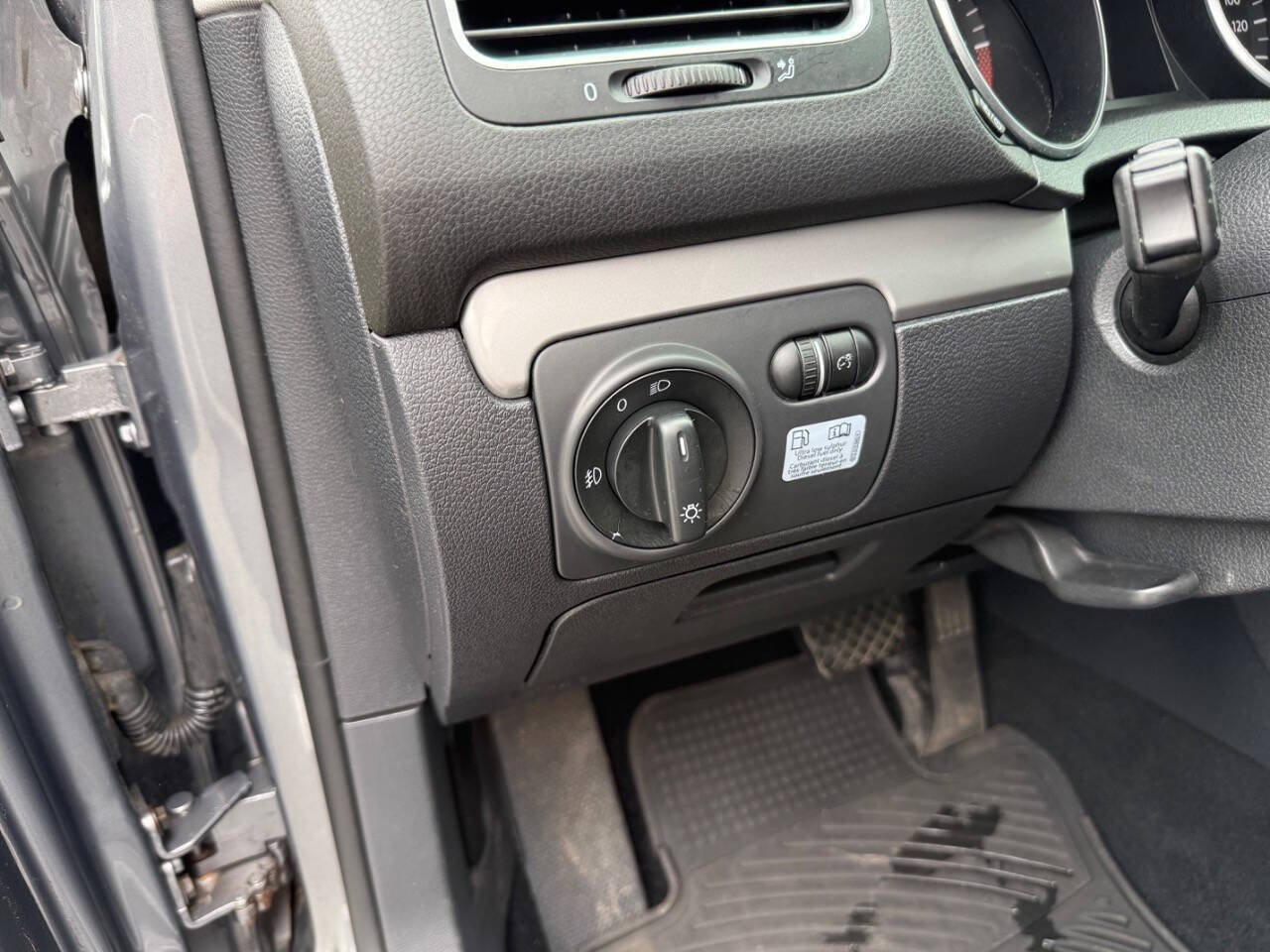 Used 2014 Volkswagen Golf TDI FWD image 16