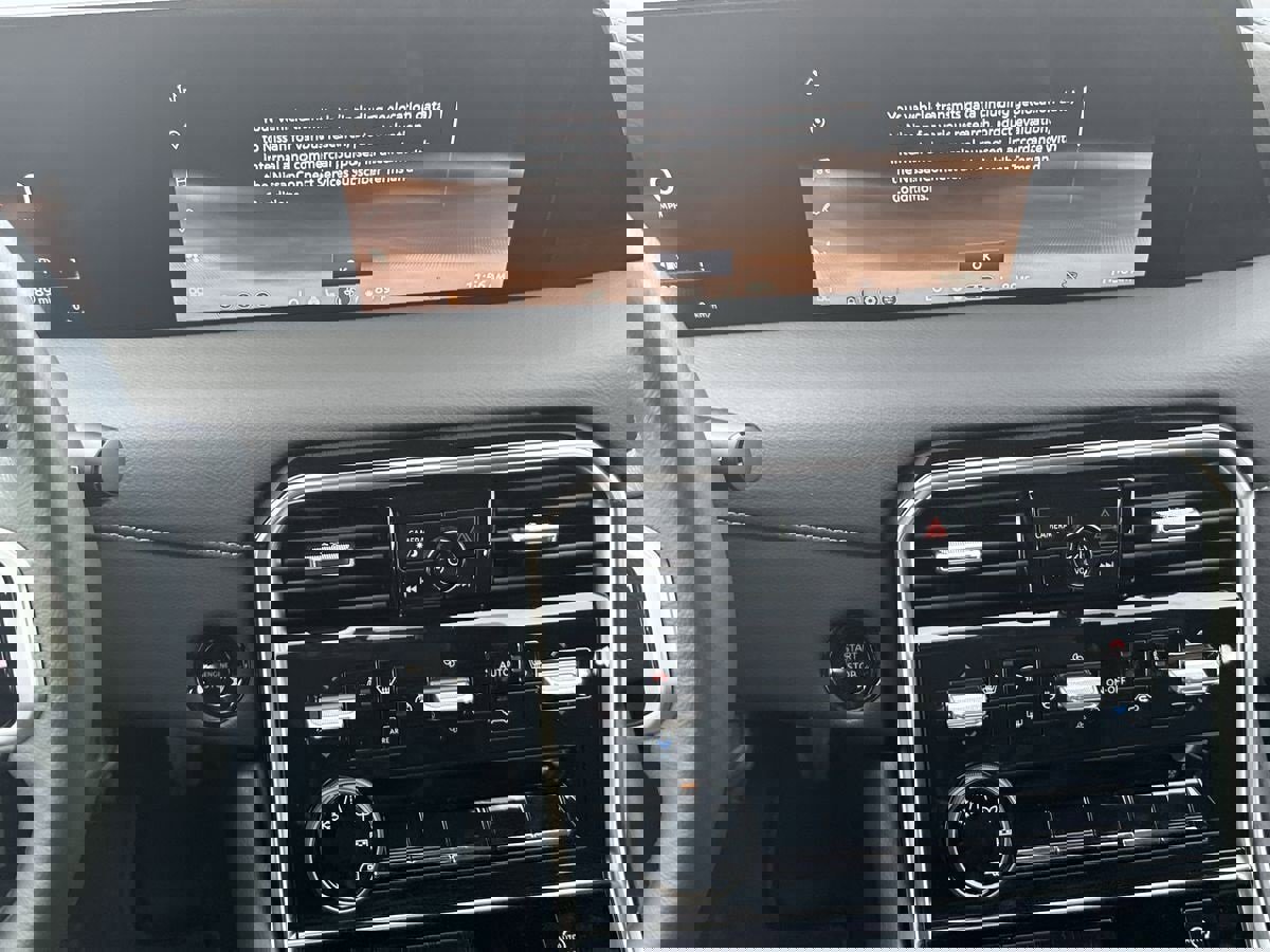 New 2026 Nissan Armada SL w/ Captain's Chari Seat Package image 16