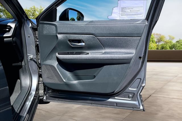 Certified 2026 Nissan Kicks SV FWD image 25