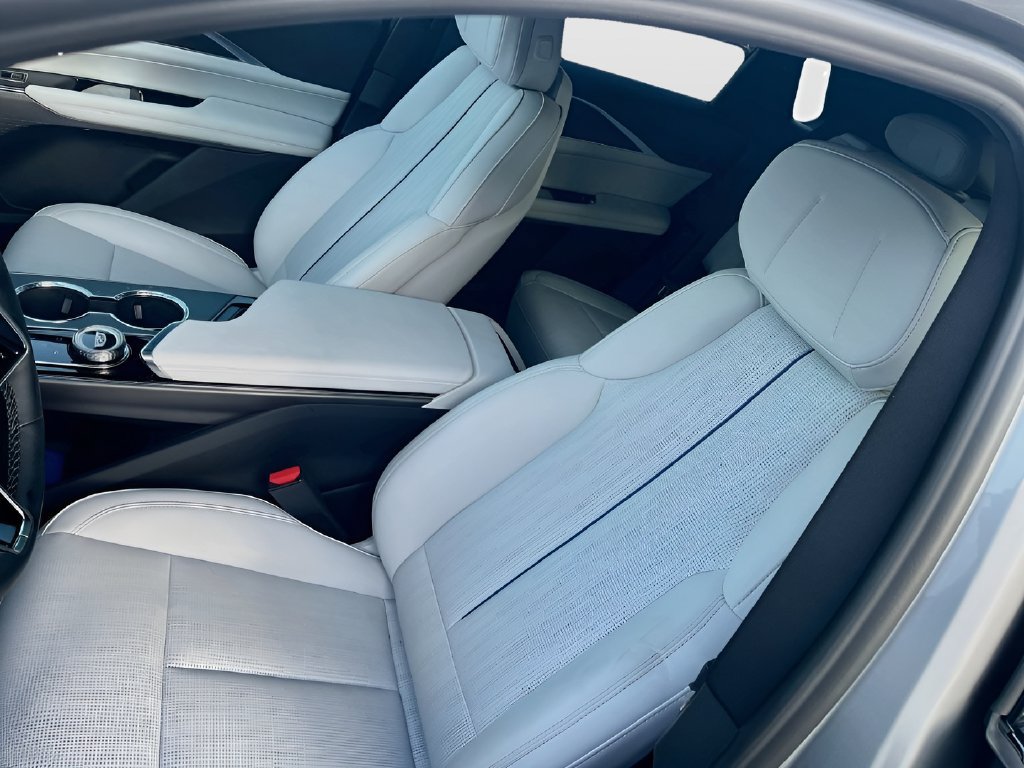 Used 2026 Cadillac Lyriq Luxury RWD image 19