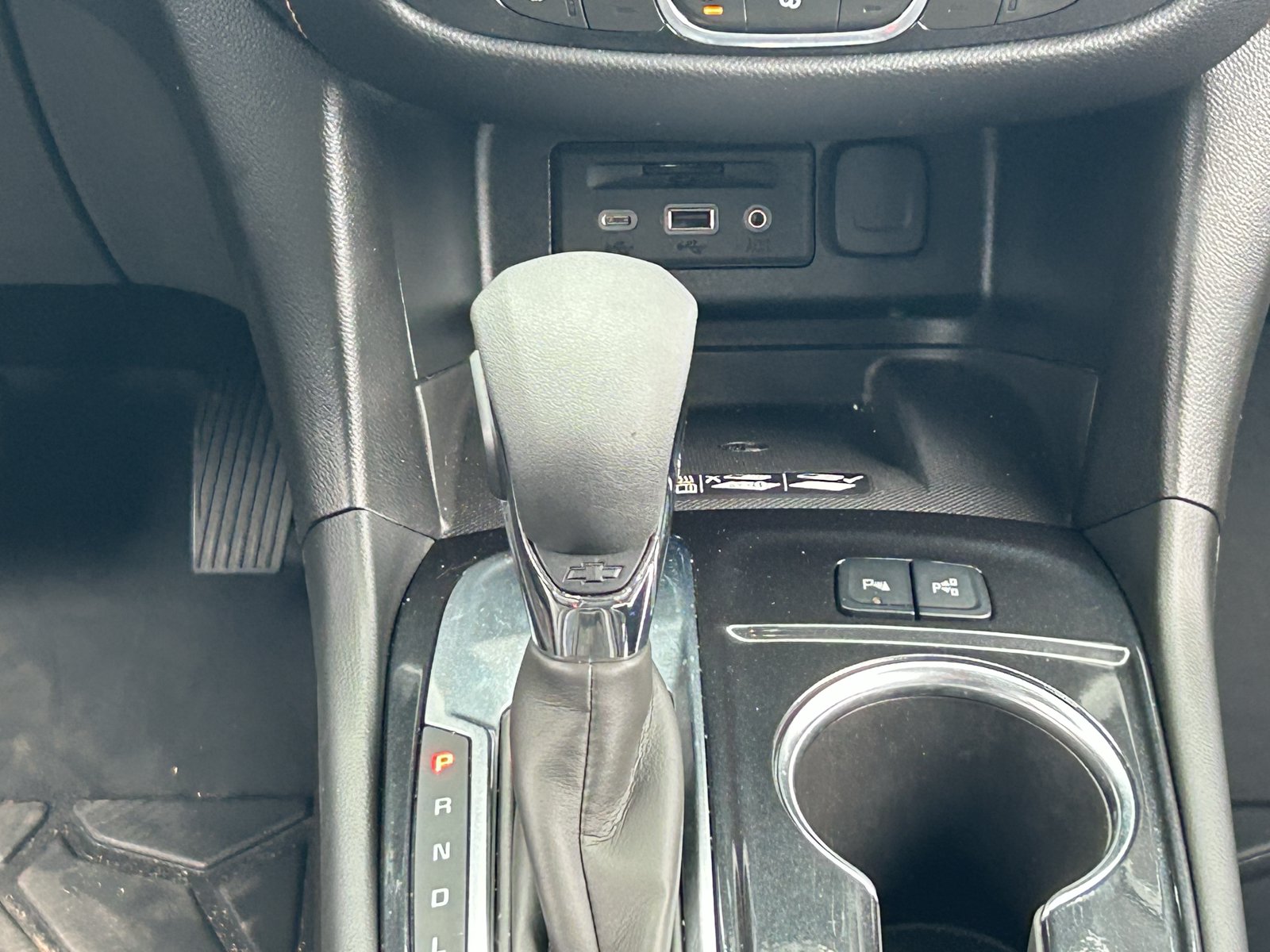 Used 2022 Chevrolet Equinox Premier FWD image 23
