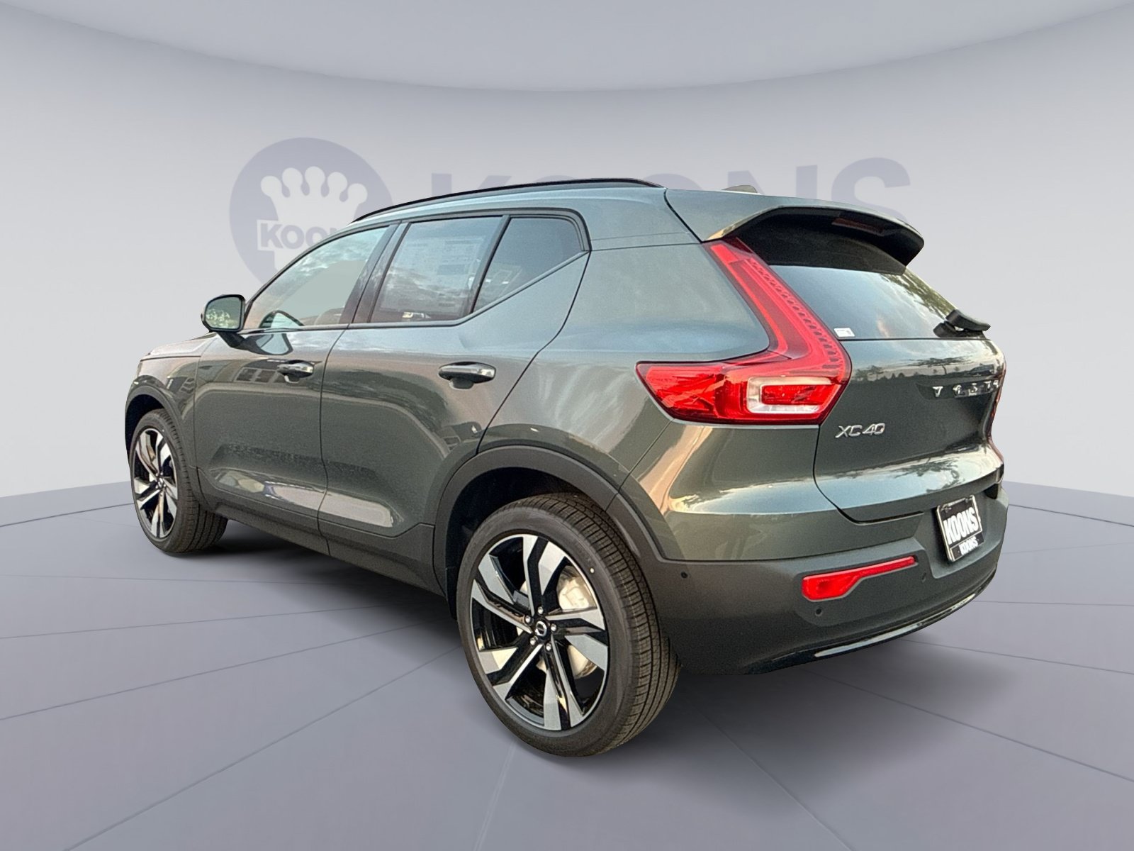 New 2026 Volvo XC40 B5 Plus w/ Climate Package AWD/4WD image 4