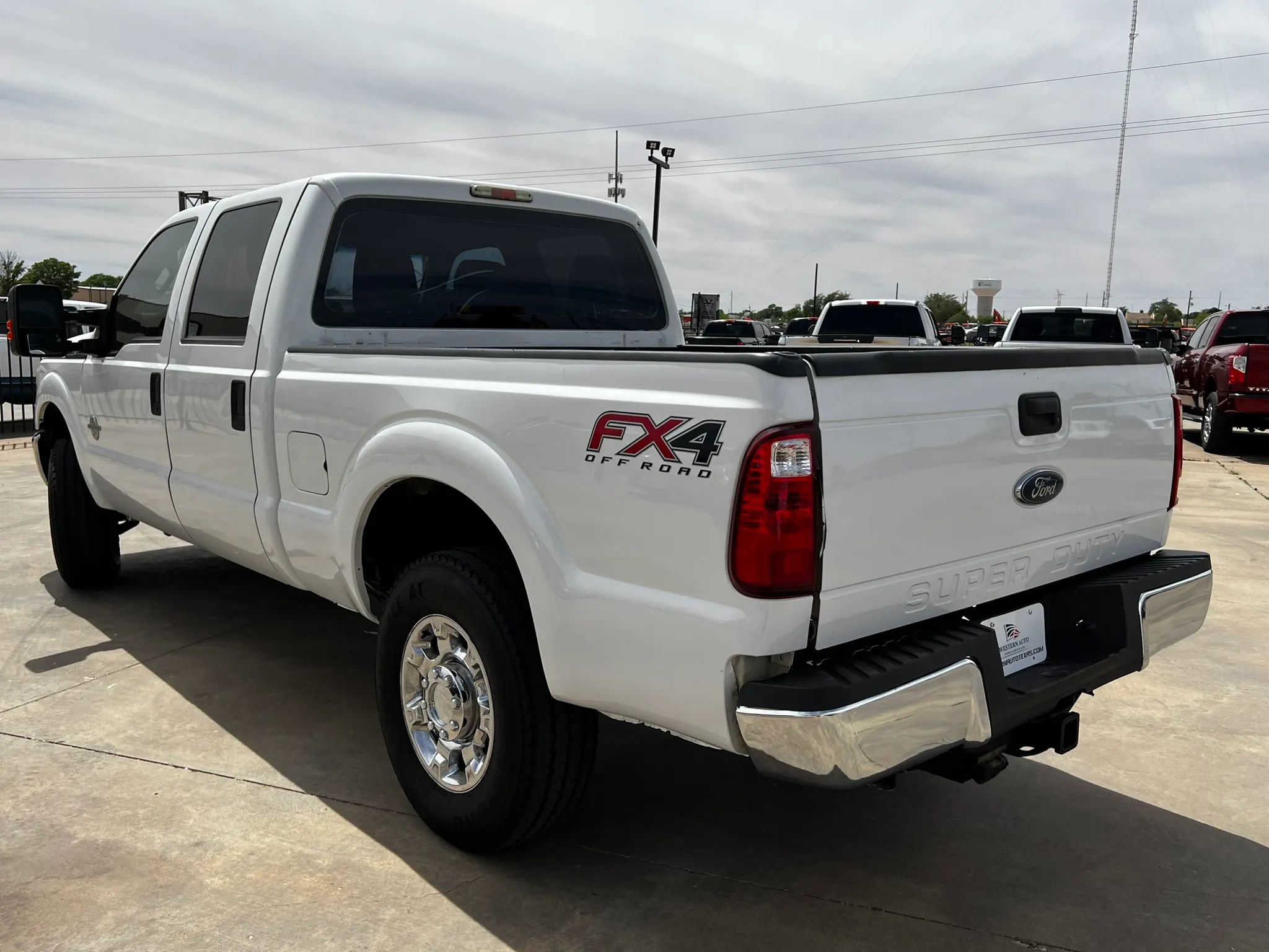 Used 2016 Ford F250 XL w/ Power Equipment Group AWD/4WD image 5