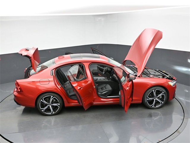 Used 2023 Volvo S60 B5 Plus image 47