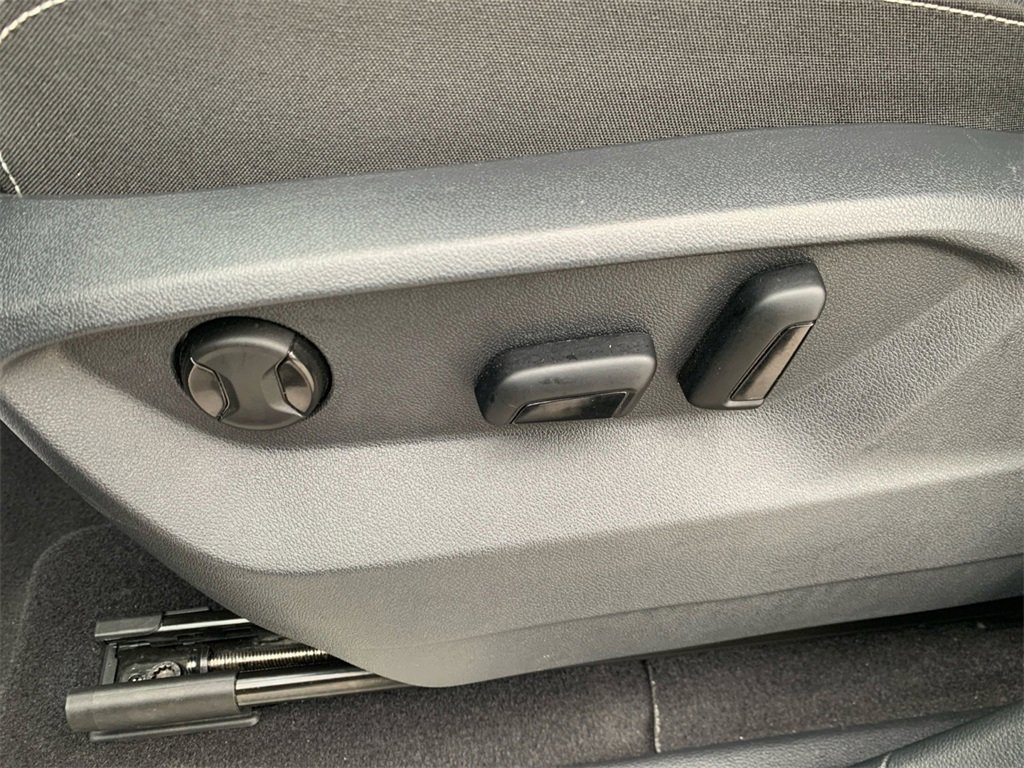 Used 2025 Volkswagen Atlas SE image 20