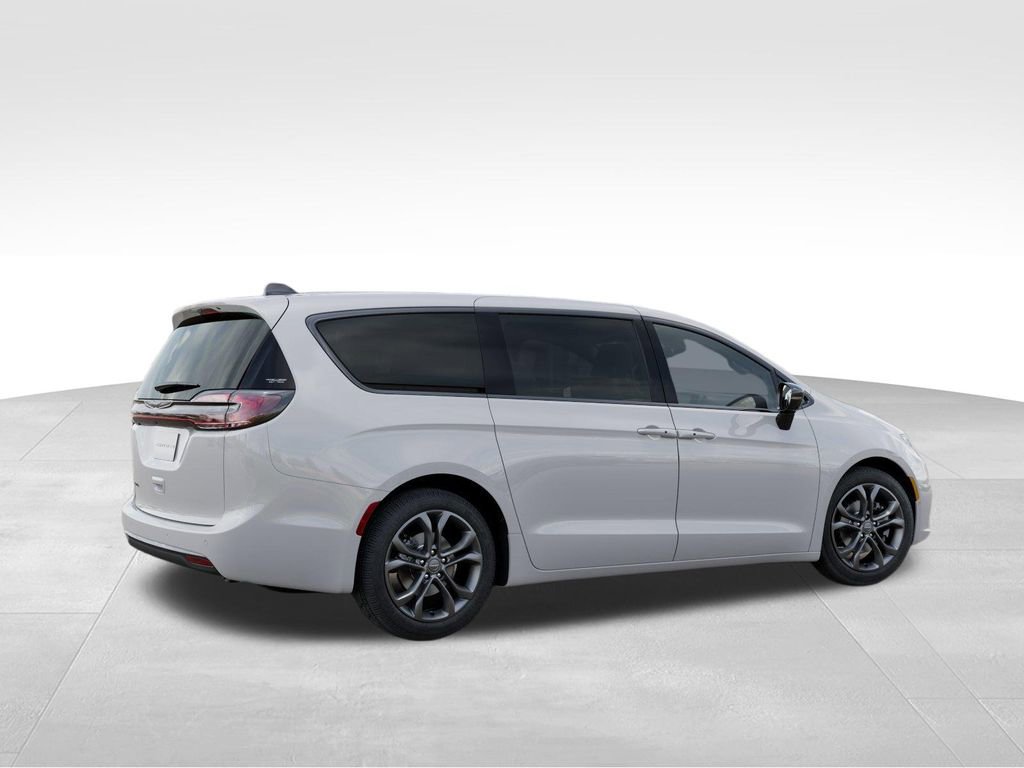 New 2026 Chrysler Pacifica Select image 5