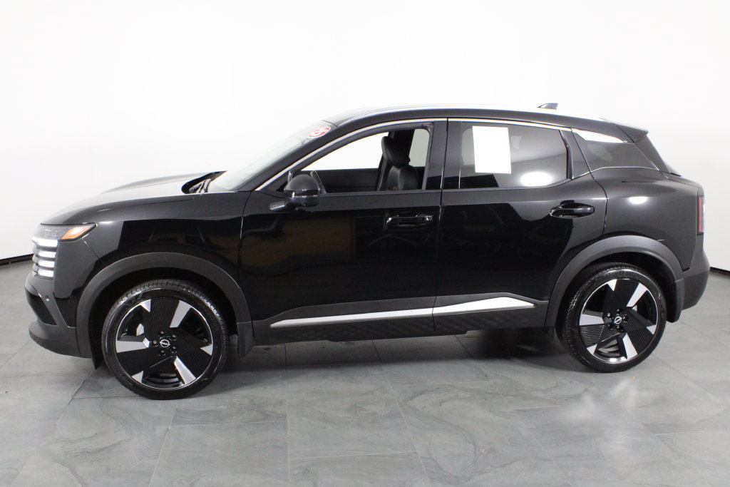 Certified 2025 Nissan Kicks SR FWD image 14