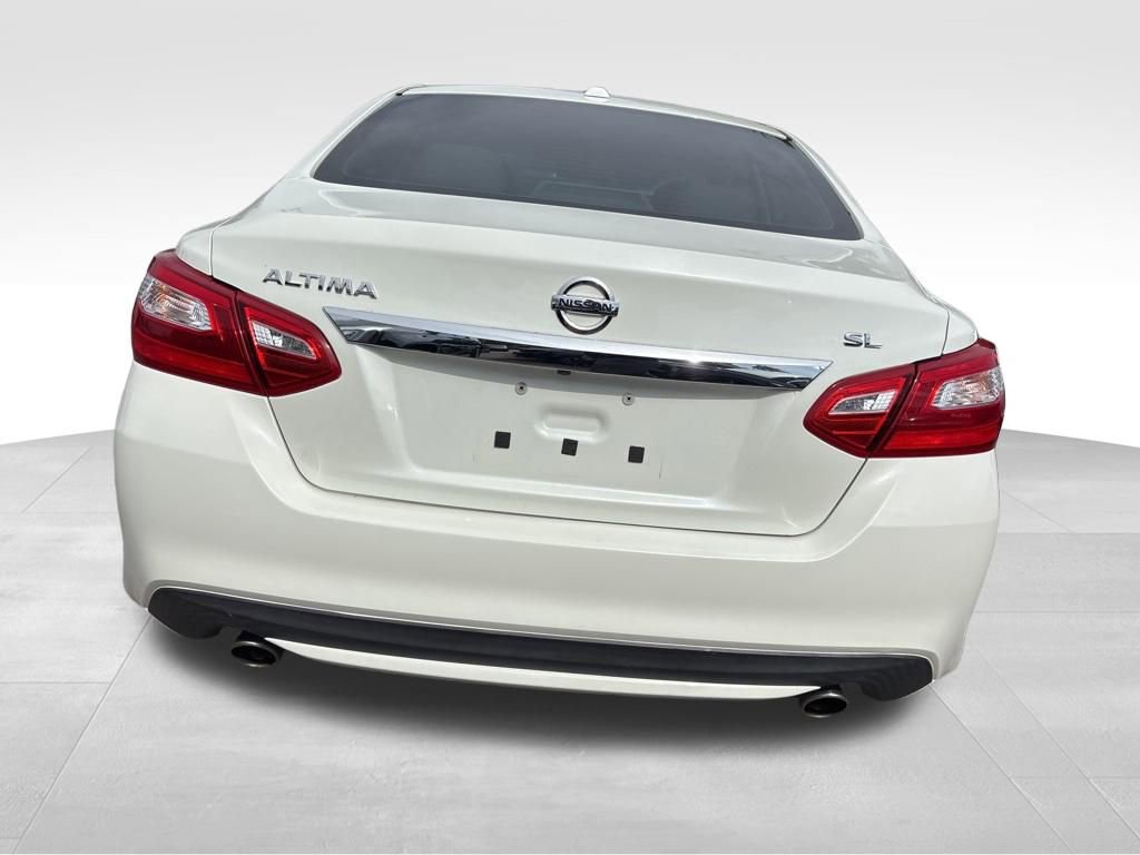 Used 2016 Nissan Altima 2.5 SL w/ 2.5 Technology w/LED Package FWD image 13