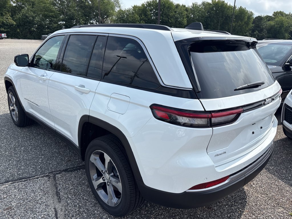 New 2026 Jeep Grand Cherokee Limited AWD/4WD image 30