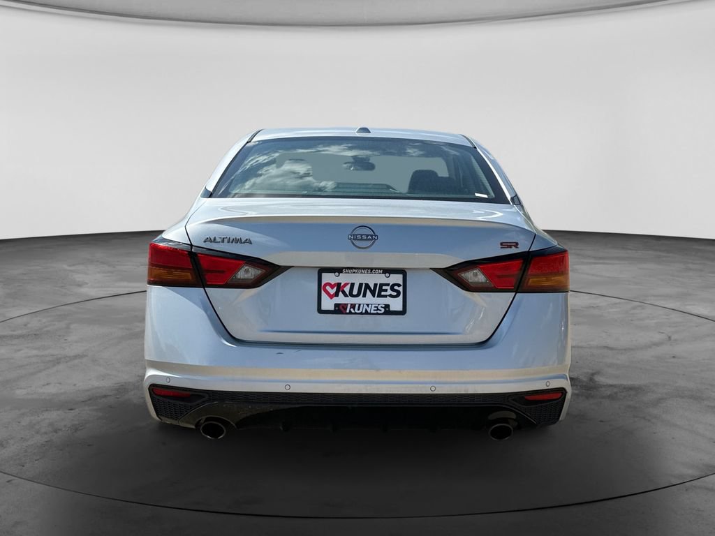 Used 2024 Nissan Altima 2.5 SR FWD image 8