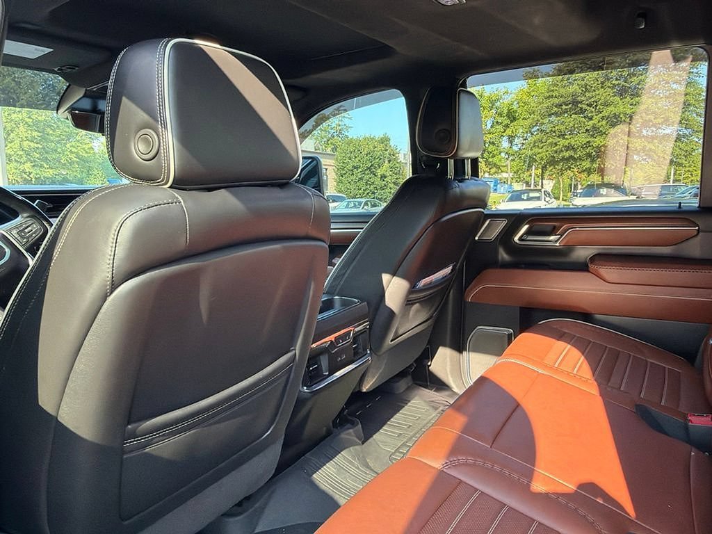 Used 2024 GMC Sierra 2500 Denali Ultimate AWD/4WD image 7