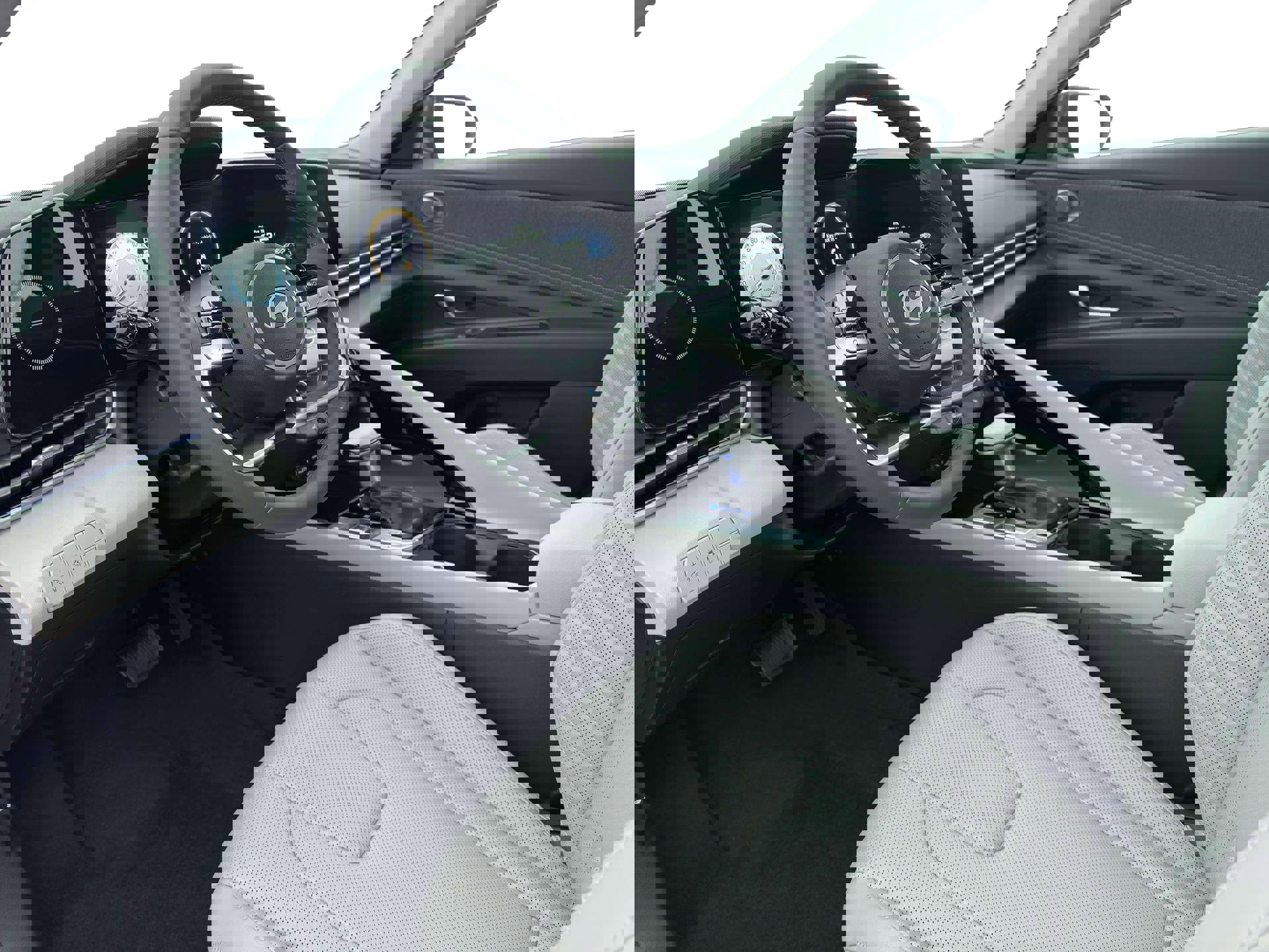 New 2026 Hyundai Elantra Limited image 14