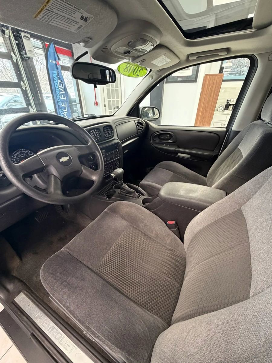 Used 2008 Chevrolet TrailBlazer LT w/ Sun And Sound Package image 9