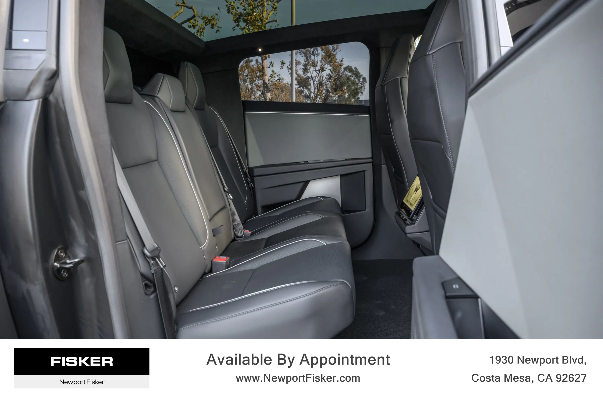 Used 2024 Tesla Cybertruck AWD Crew Cab image 27