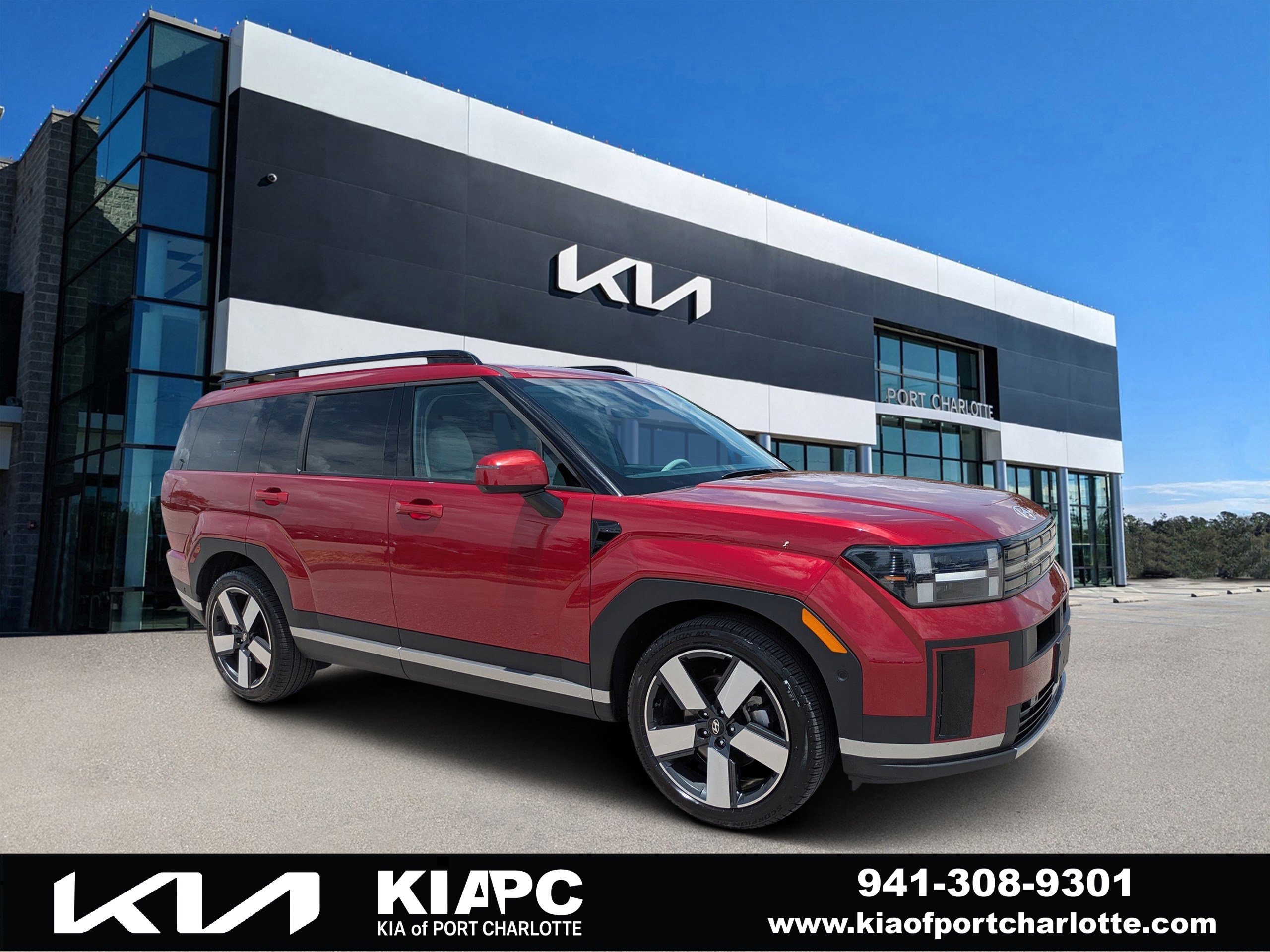 Used 2025 Hyundai Santa Fe Limited FWD image 1