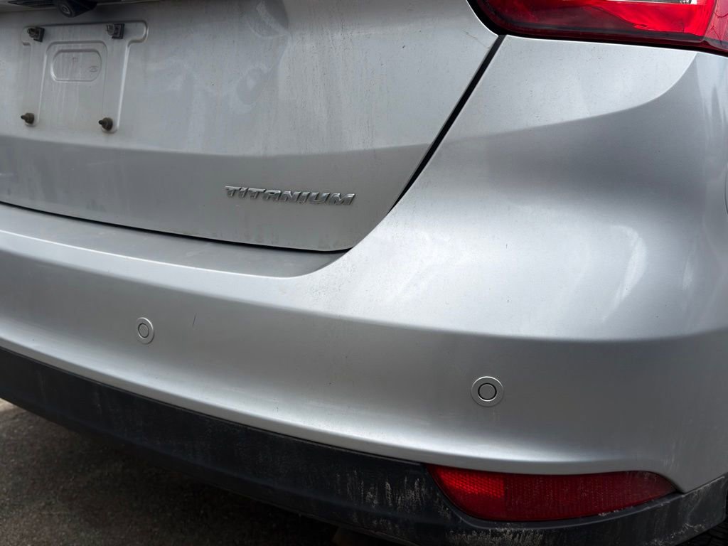 Used 2017 Ford Focus Titanium FWD image 5