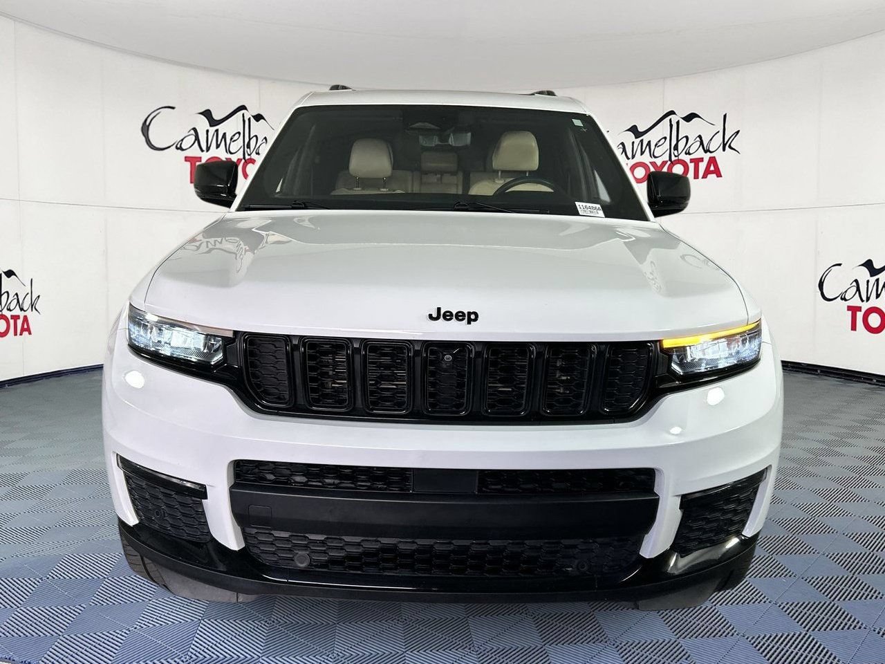 Used 2023 Jeep Grand Cherokee L Limited w/ Luxury Tech Group II AWD/4WD image 2