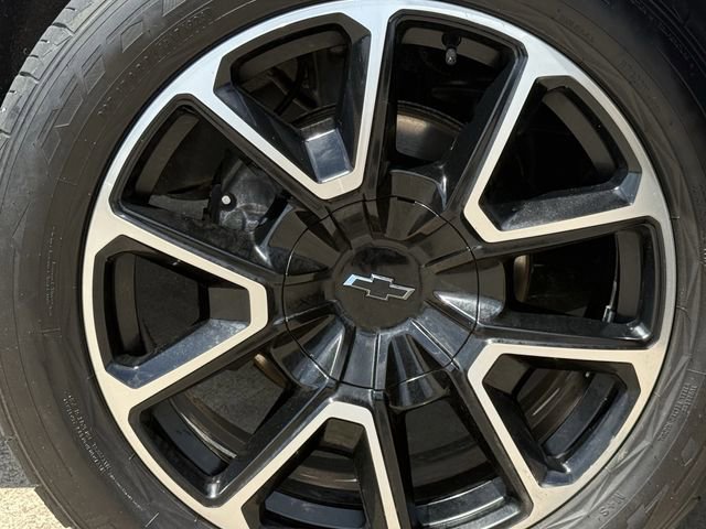 Used 2021 Chevrolet Tahoe RST w/ Luxury Package AWD/4WD image 13