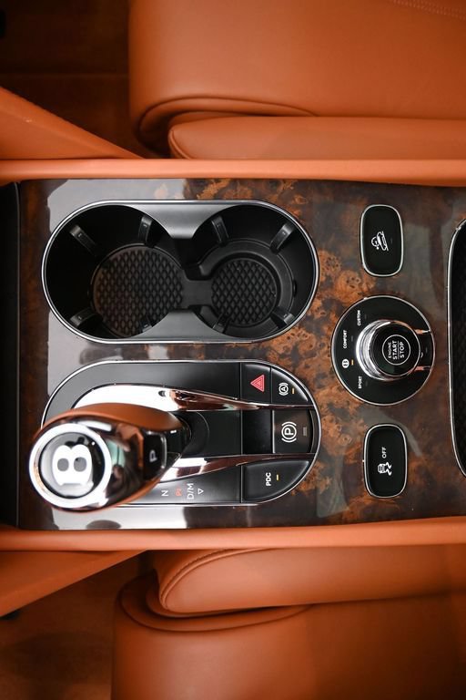 Used 2019 Bentley Bentayga AWD/4WD image 18