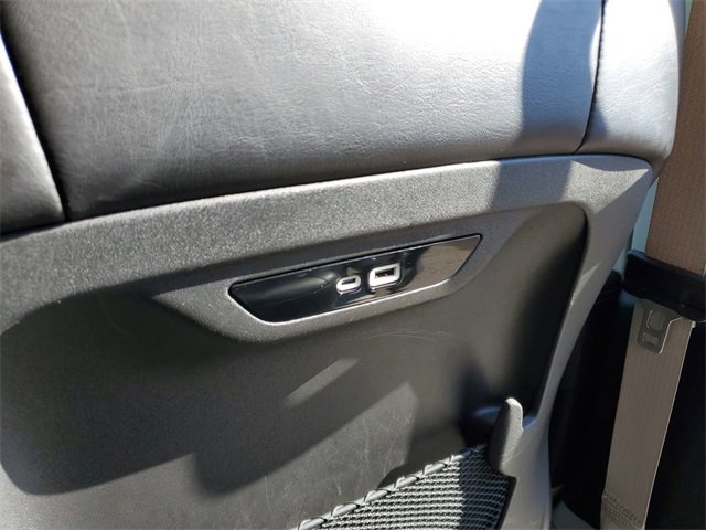 Used 2024 Chrysler Pacifica Touring-L image 21