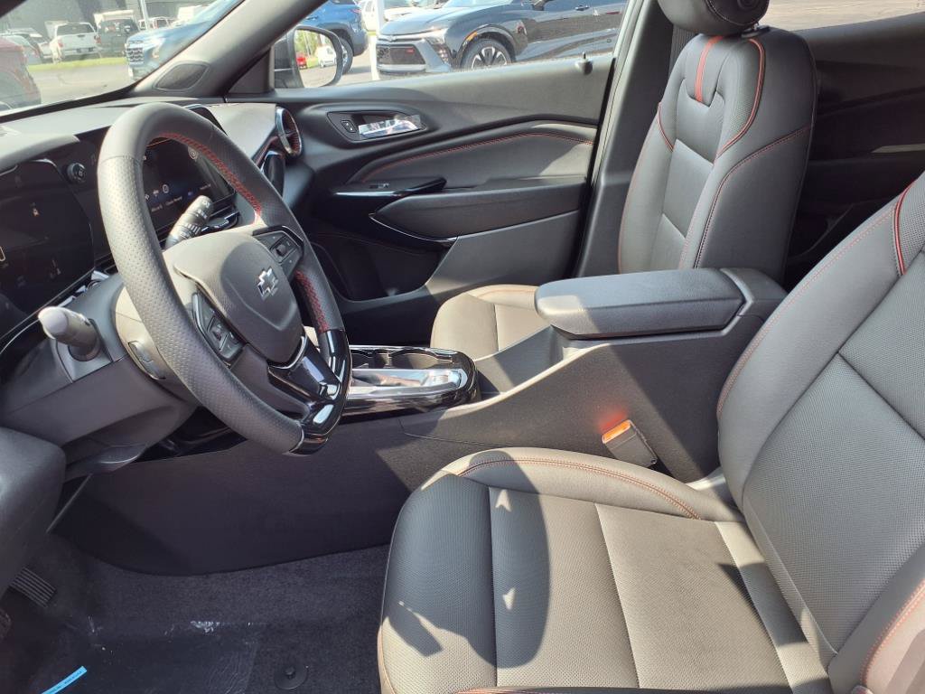 New 2025 Chevrolet Trax RS w/ Driver Confidence Package FWD image 10