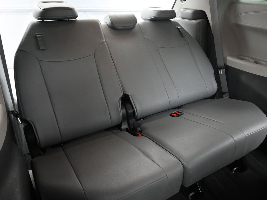 Used 2024 Toyota Sienna XLE image 15