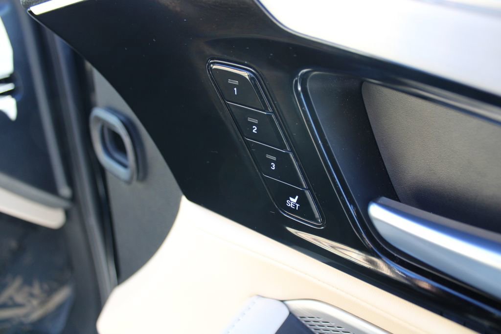 Used 2024 Acura MDX SH-AWD w/ Technology Package image 19