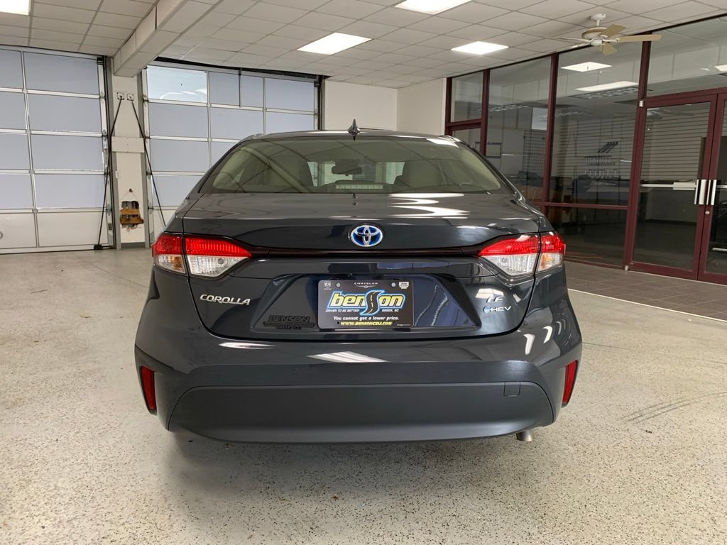 Used 2025 Toyota Corolla LE FWD image 5