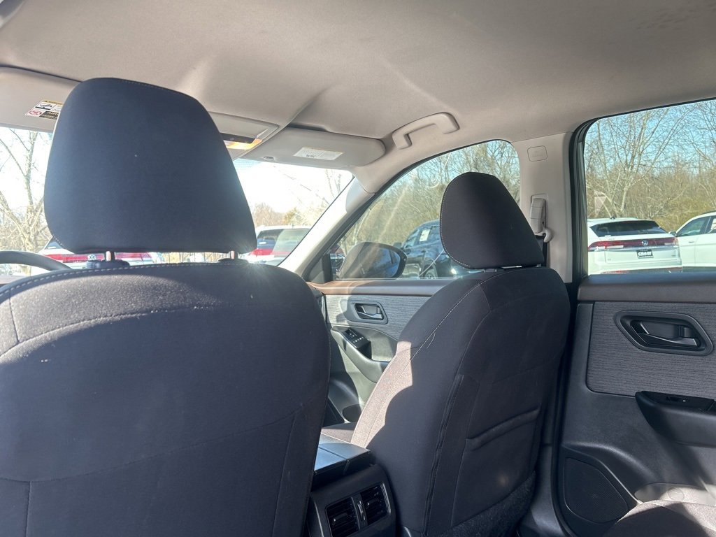 Used 2023 Nissan Rogue S image 26