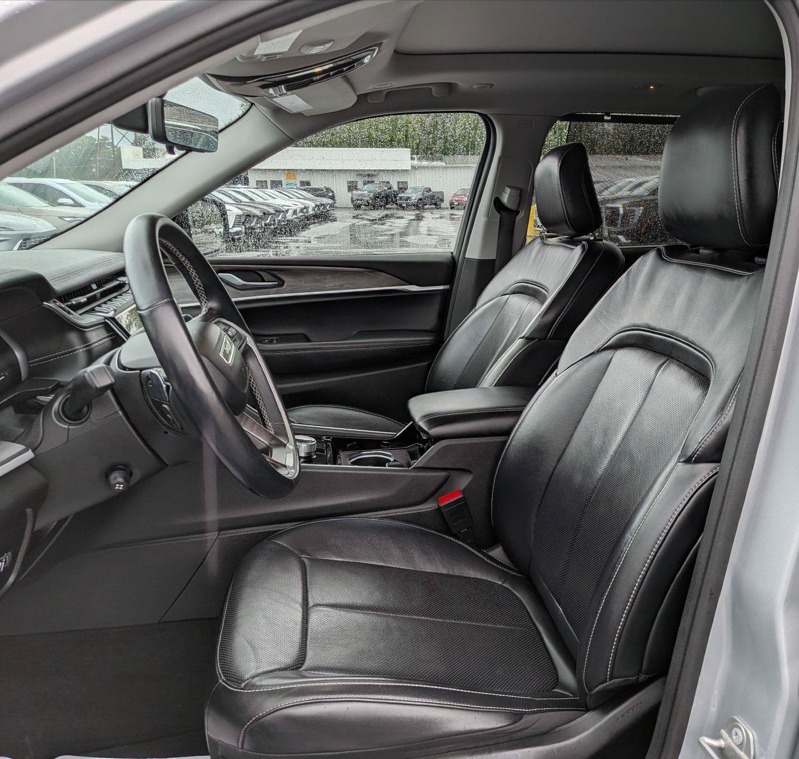 Used 2021 Jeep Grand Cherokee L Limited w/ Luxury Tech Group II AWD/4WD image 11