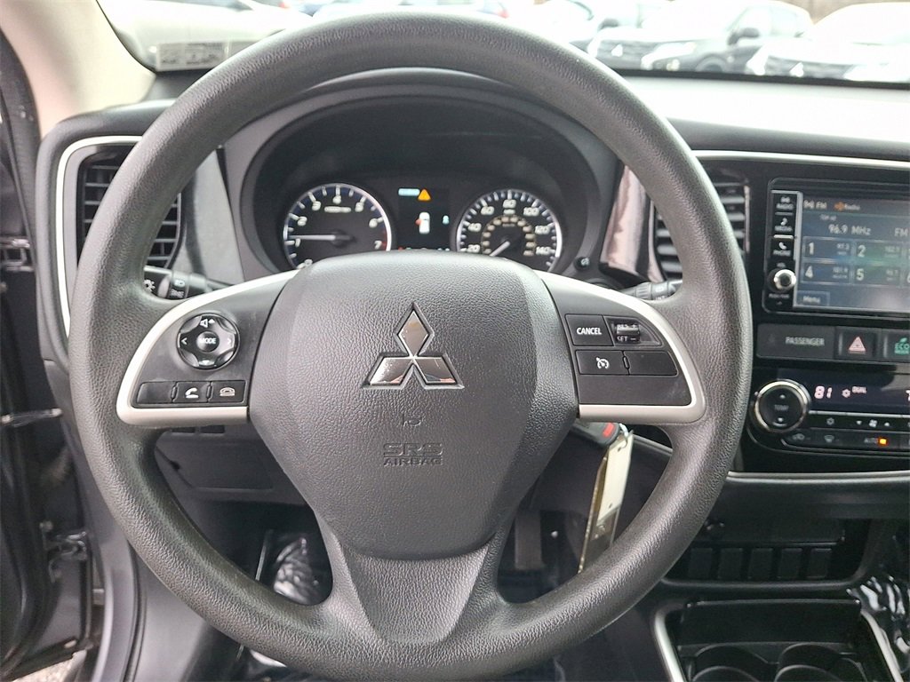 Used 2018 Mitsubishi Outlander SE image 18