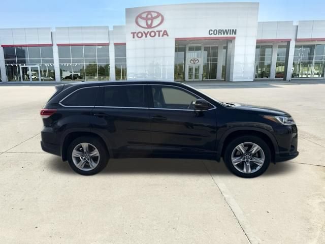 Used 2019 Toyota Highlander Limited w/ Protection Package #3 AWD/4WD image 4