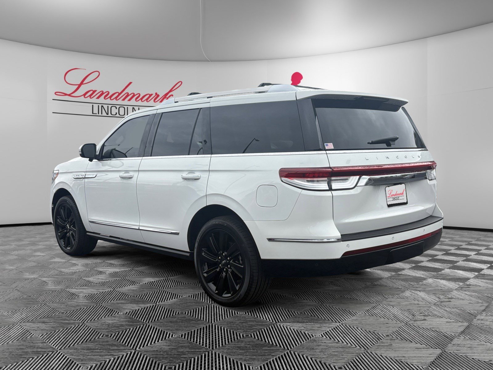 Certified 2023 Lincoln Navigator Reserve AWD/4WD image 3