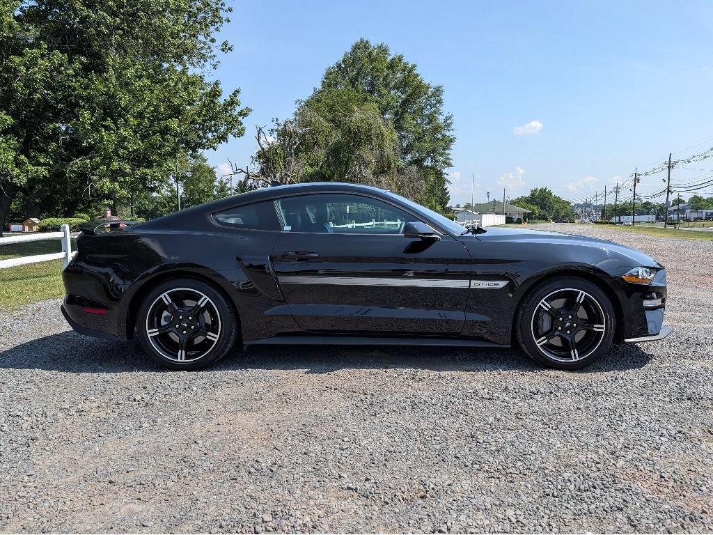 Used 2020 Ford Mustang GT Premium w/ Equipment Group 401A RWD image 4