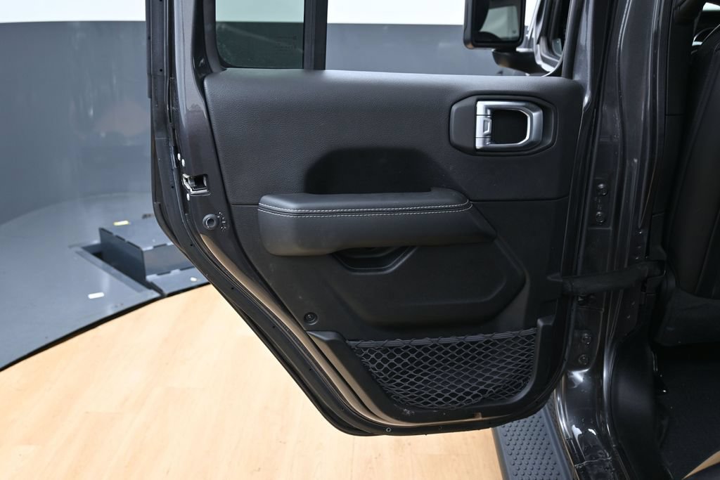 Used 2023 Jeep Wrangler Unlimited Sahara w/ Cold Weather Group AWD/4WD image 30