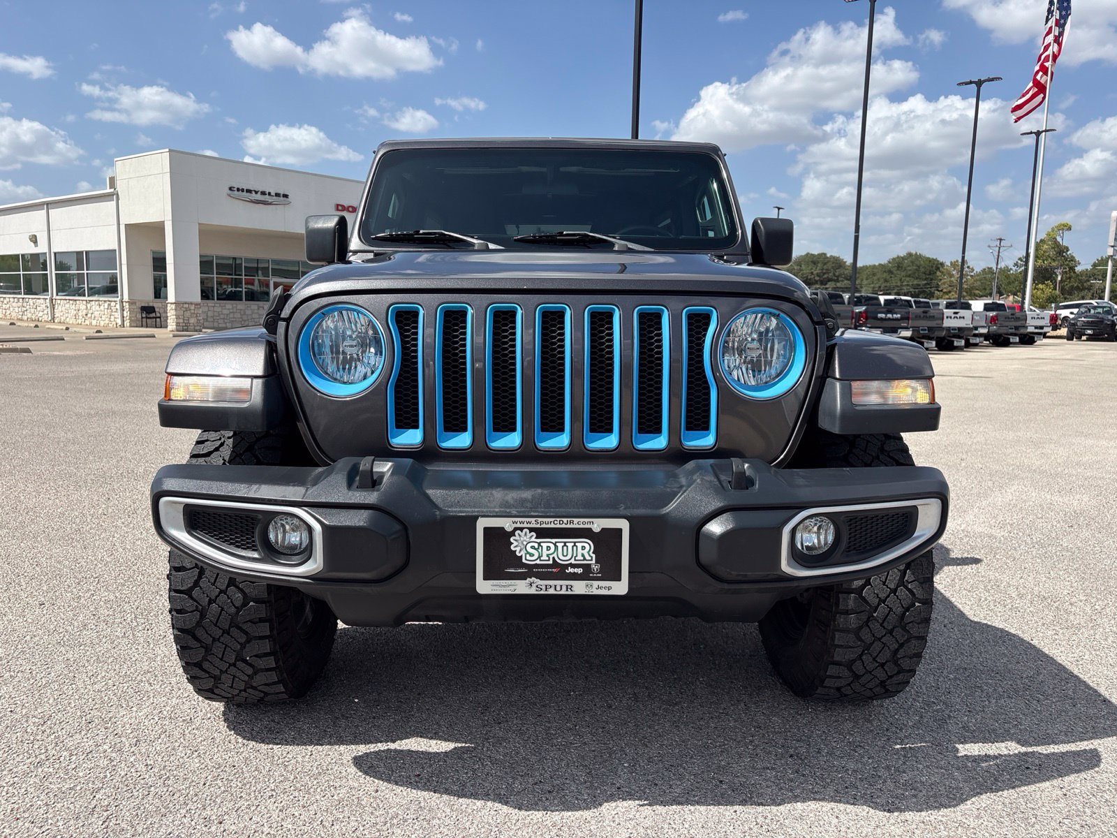 Used 2020 Jeep Wrangler Unlimited Sahara w/ Cold Weather Group AWD/4WD image 9