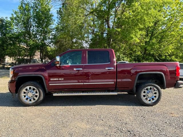 Used 2016 GMC Sierra 2500 SLT w/ All-Terrain HD Package AWD/4WD image 2