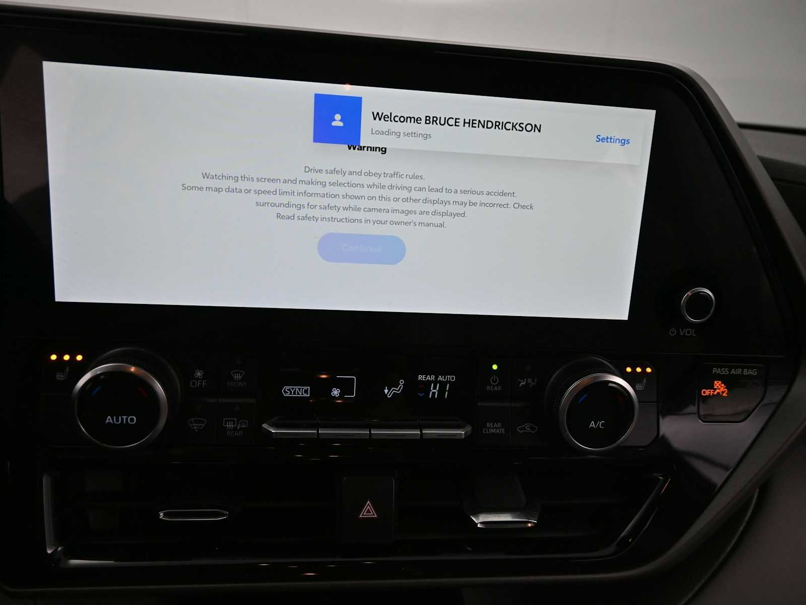 Used 2024 Toyota Highlander XLE image 17