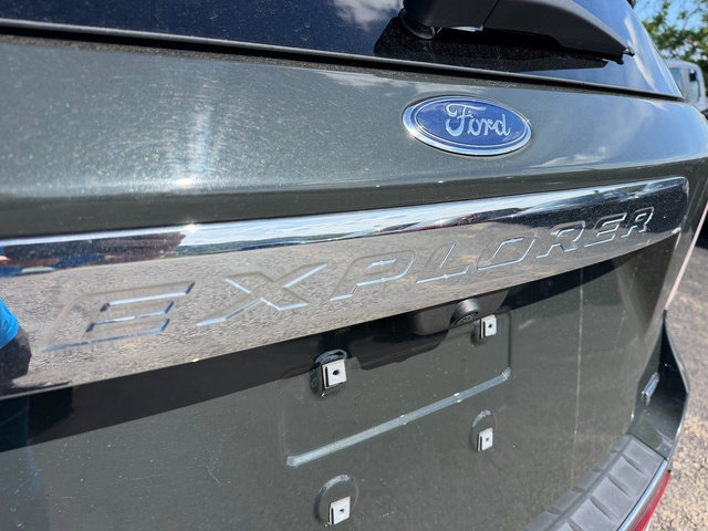 Used 2023 Ford Explorer Limited w/ Hybrid Equipment Group 310A AWD/4WD image 5