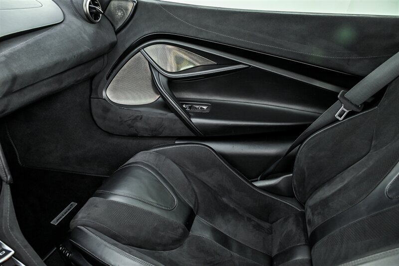 Used 2018 McLaren 720S RWD image 44