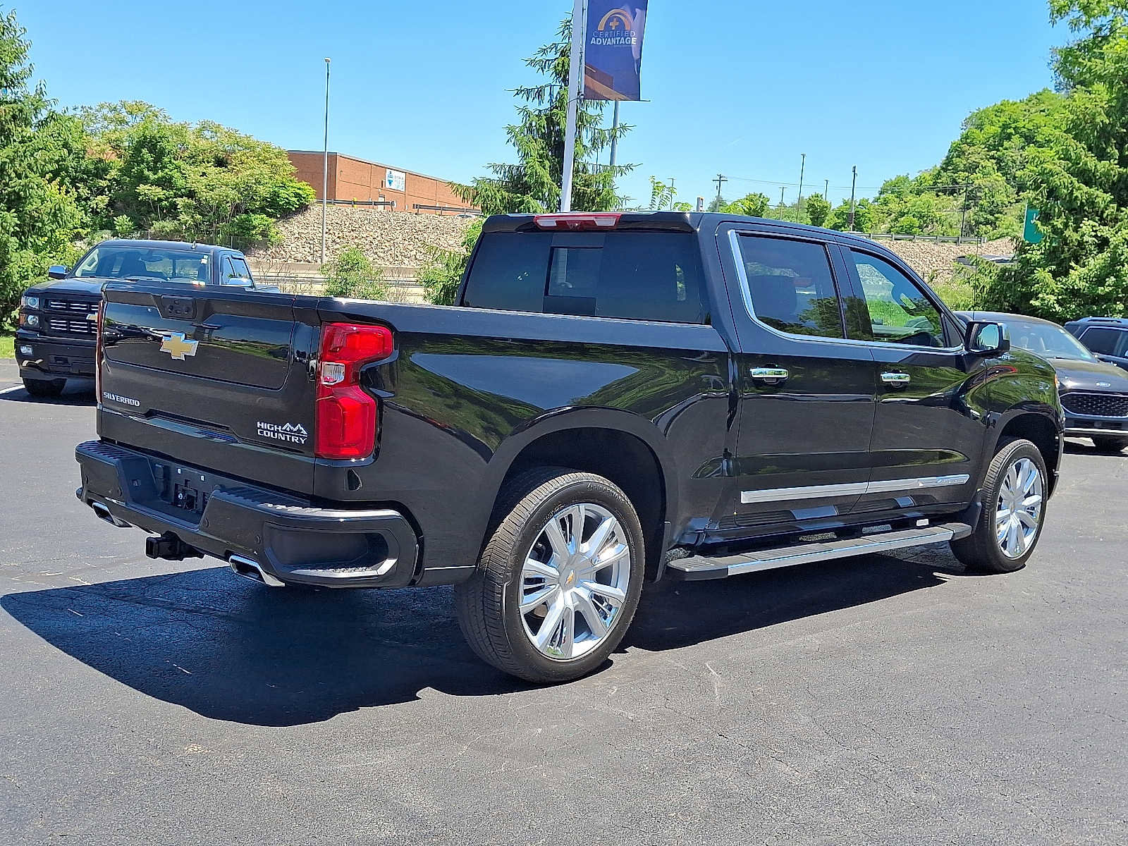 Used 2023 Chevrolet Silverado 1500 High Country w/ High Country Premium Package AWD/4WD image 6