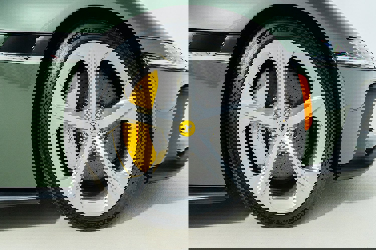 Certified 2025 Ferrari 12Cilindri image 14