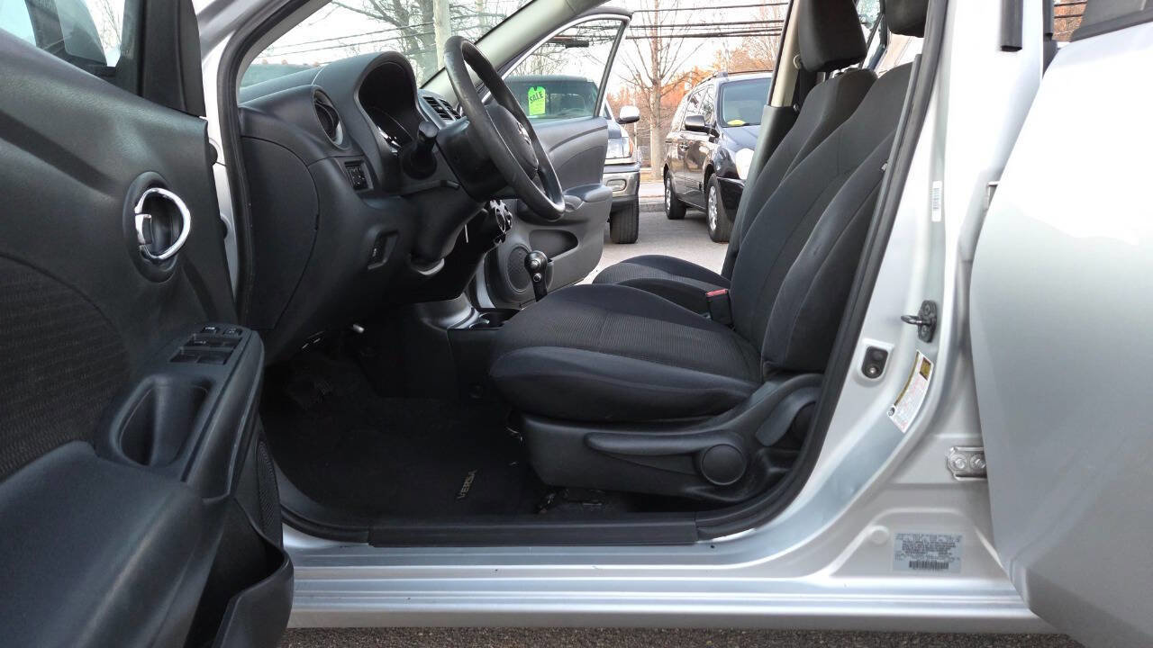 Used 2013 Nissan Versa SV image 23
